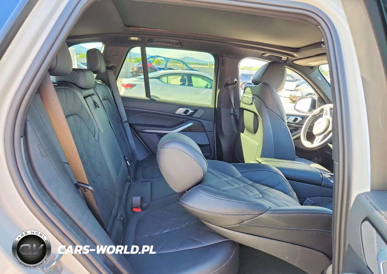 2026 BMW X5 xDrive50E VIN:5UX43EU07T9209167 - 11