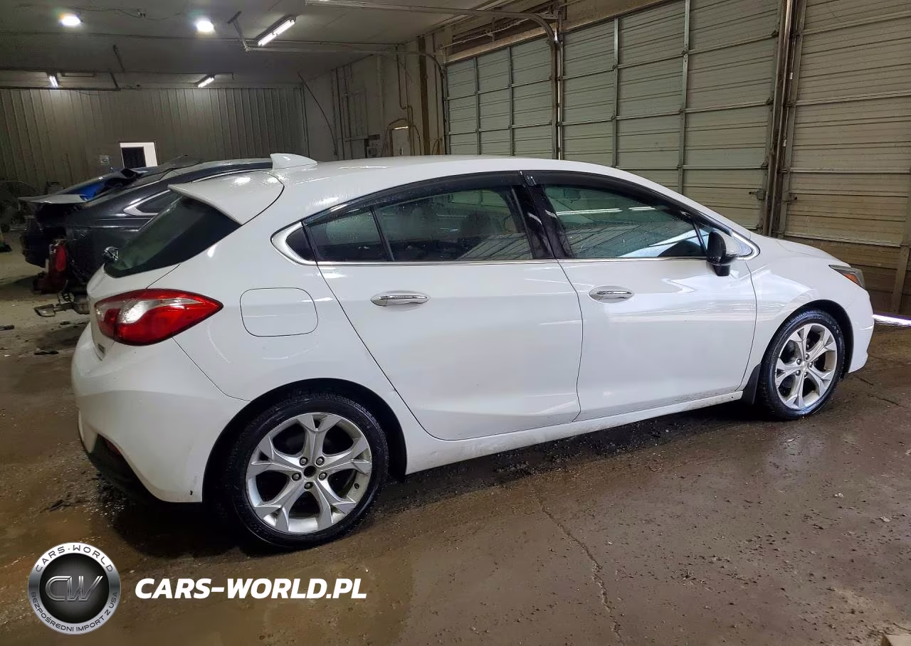2017 Chevrolet Cruze Premier VIN:3G1BF6SM2HS576955 - 3