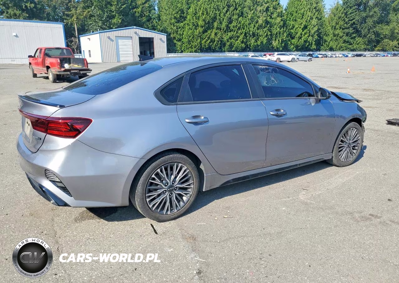 2023 Kia Forte Gt Line VIN:3KPF54AD7PE568204 - 3