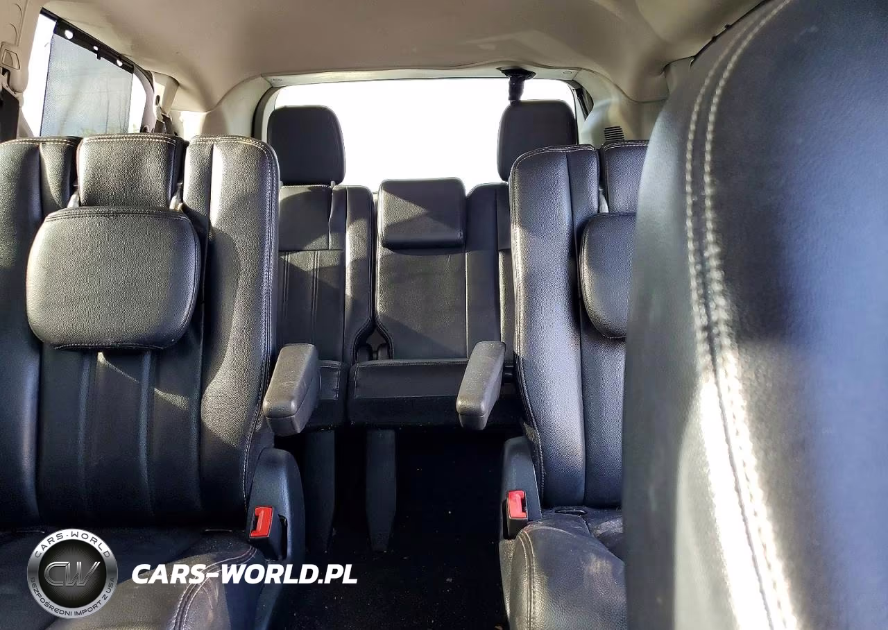 2015 Chrysler Town & Country Touring VIN:2C4RC1BG3FR514938 - 10