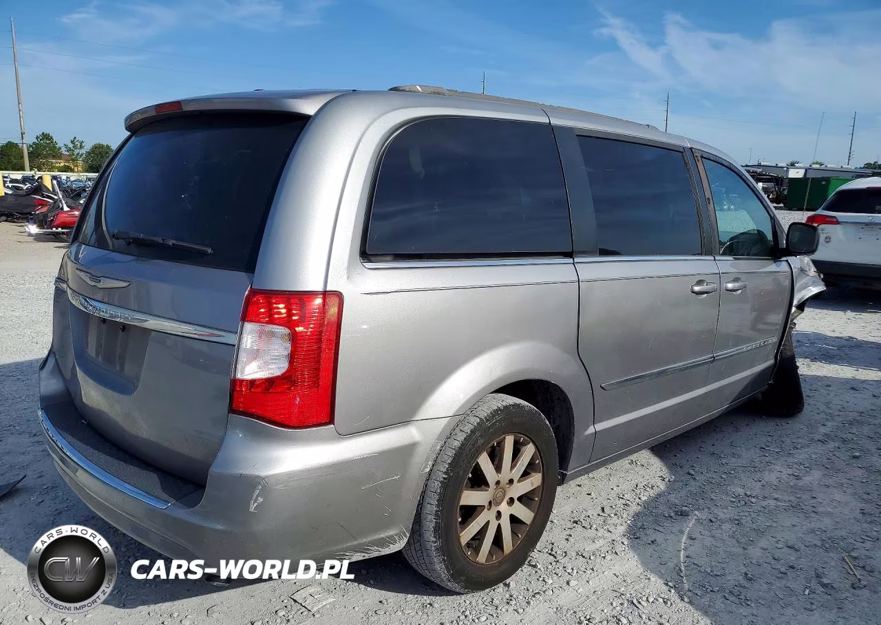 2015 Chrysler Town & Country Touring VIN:2C4RC1BG3FR514938 - 3
