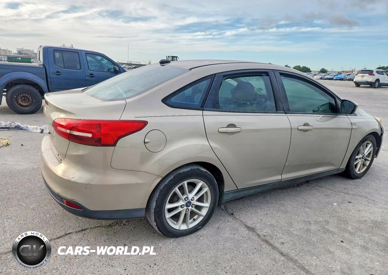2015 Ford Focus Se VIN:1FADP3F25FL230444 - 3