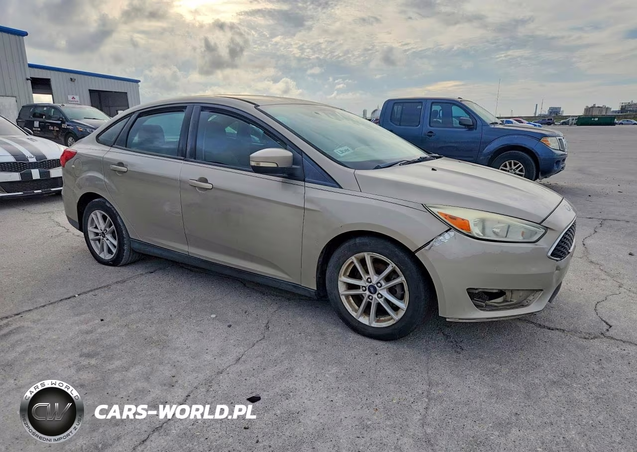 2015 Ford Focus Se VIN:1FADP3F25FL230444 - 4
