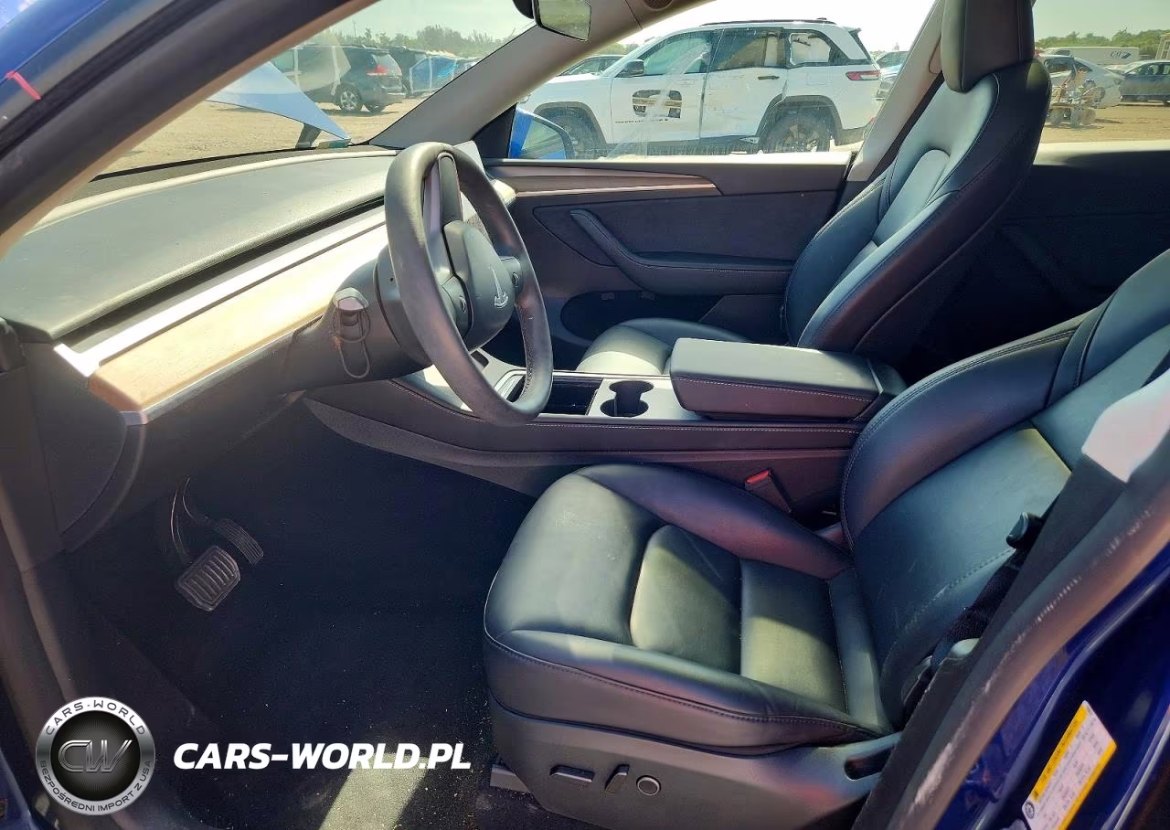 2024 Tesla Model Y VIN:7SAYGAEE8RF100874 - 7