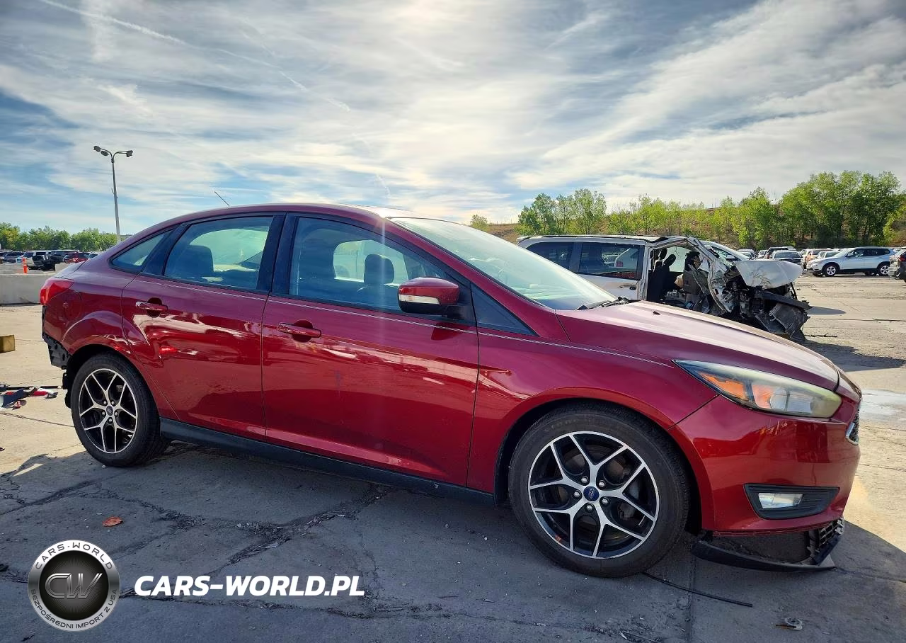 2017 Ford Focus VIN:1FADP3H28HL346432 - 4