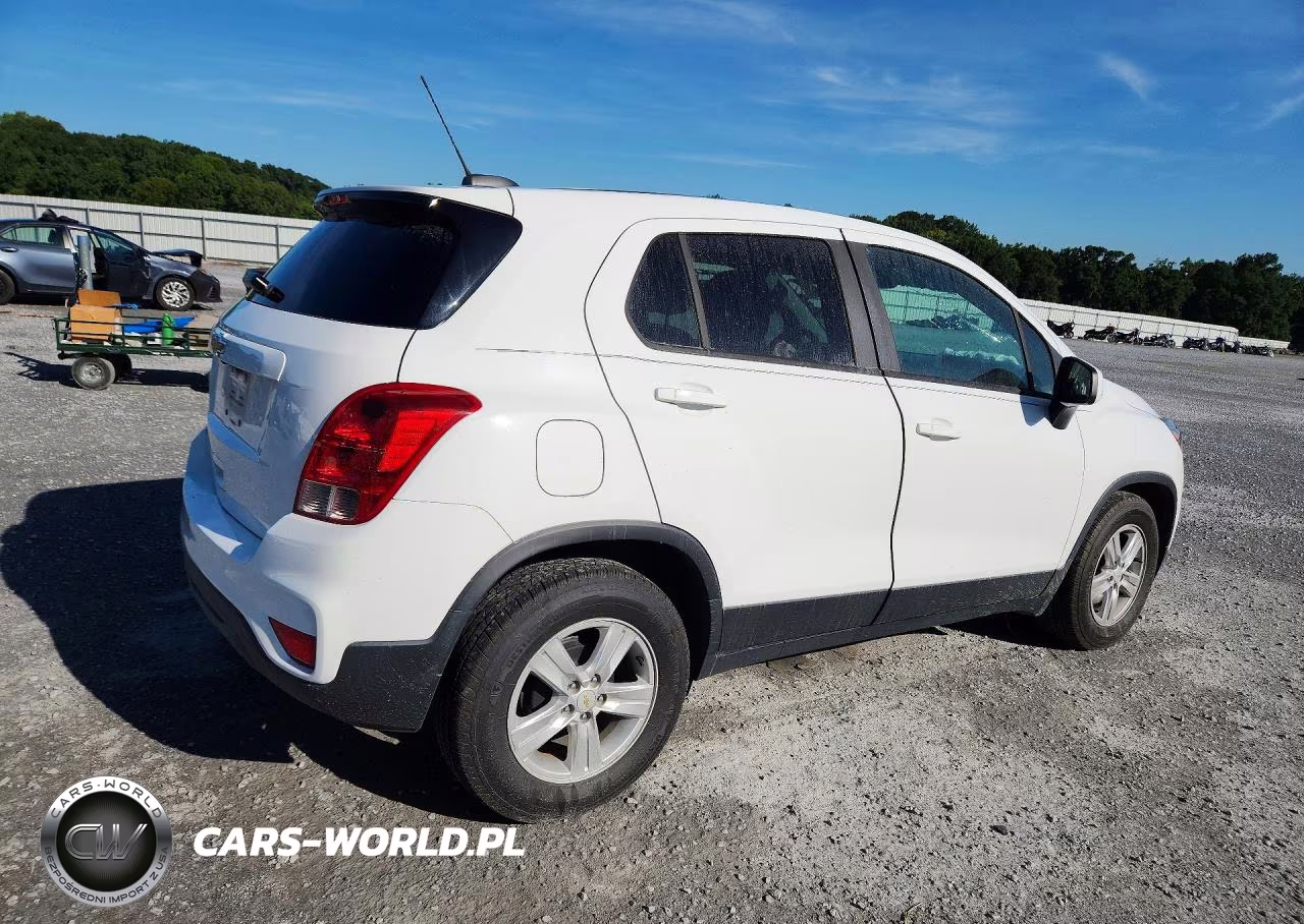 2021 Chevrolet Trax Ls VIN:KL7CJKSB3MB318660 - 3