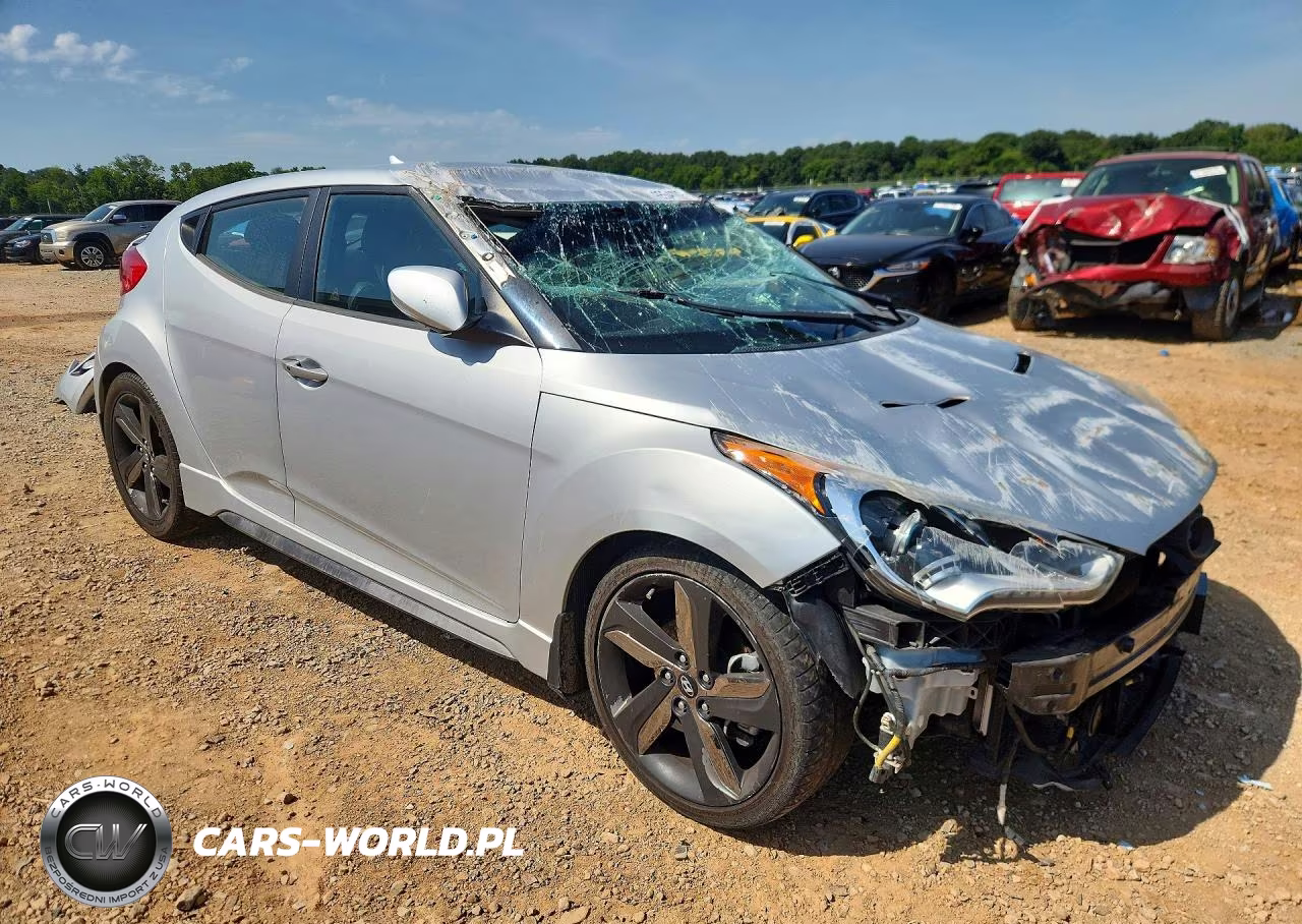 2015 Hyundai Veloster Turbo VIN:KMHTC6AE4FU231644 - 4