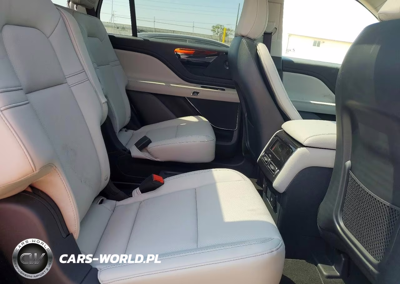 2026 Lincoln Aviator VIN:5LM5J6XC0TGL06786 - 11