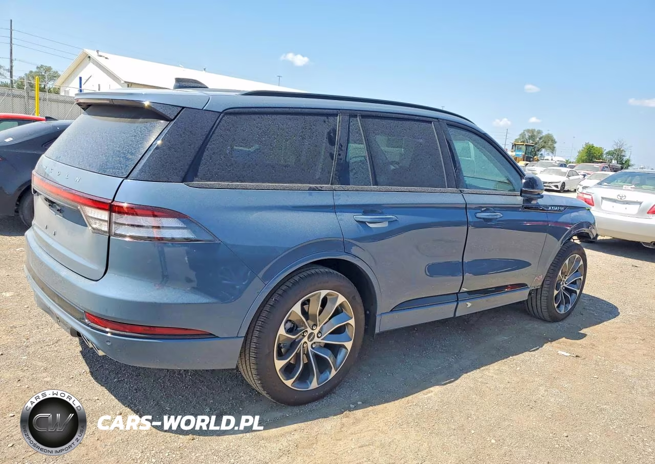 2026 Lincoln Aviator VIN:5LM5J6XC0TGL06786 - 3