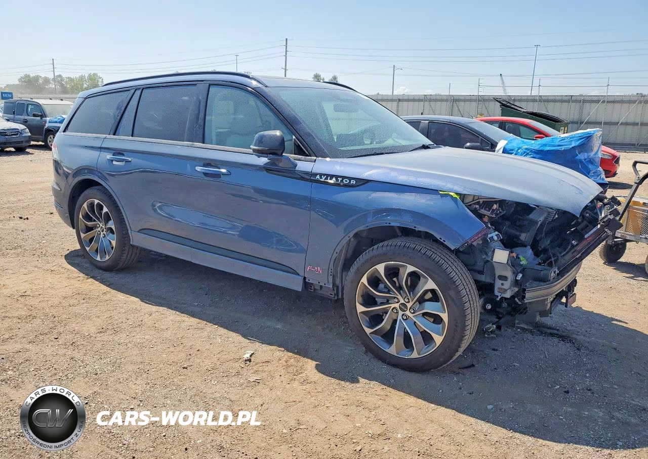 2026 Lincoln Aviator VIN:5LM5J6XC0TGL06786 - 4