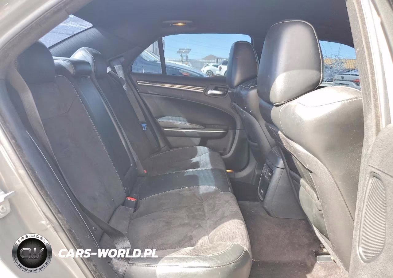 2017 Chrysler 300 S VIN:2C3CCABT8HH531072 - 10