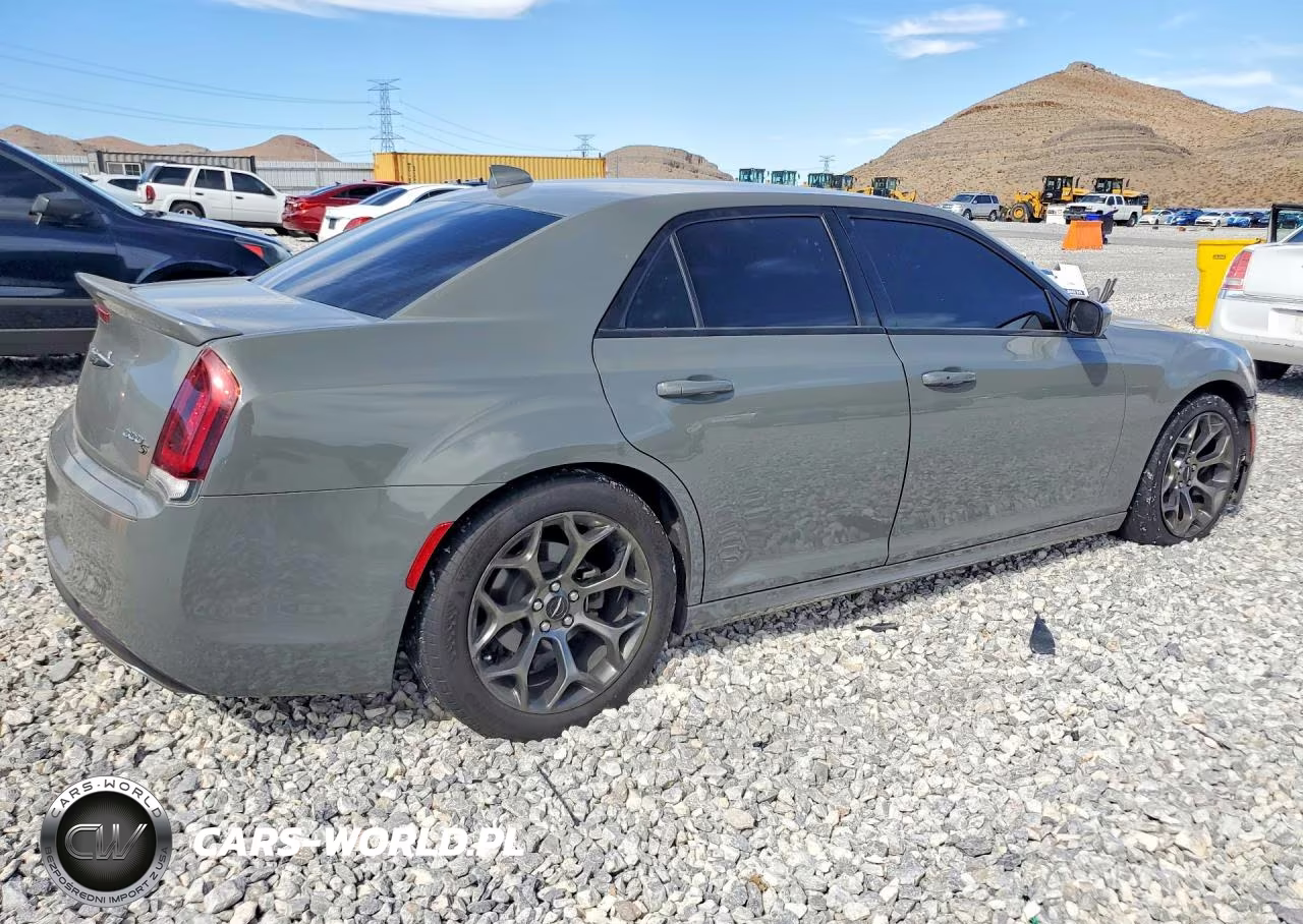 2017 Chrysler 300 S VIN:2C3CCABT8HH531072 - 3