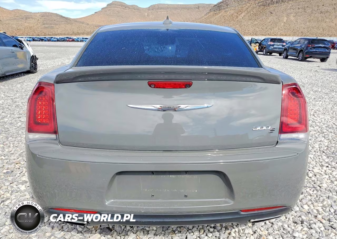 2017 Chrysler 300 S VIN:2C3CCABT8HH531072 - 6