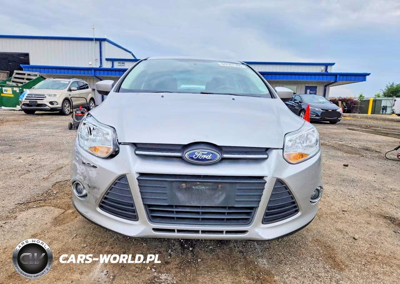 2012 Ford Focus Se VIN:1FAHP3F27CL451606 - 5