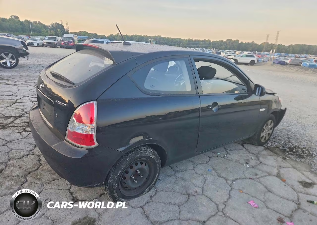 2011 Hyundai Accent Gs VIN:KMHCM3AC1BU192497 - 3