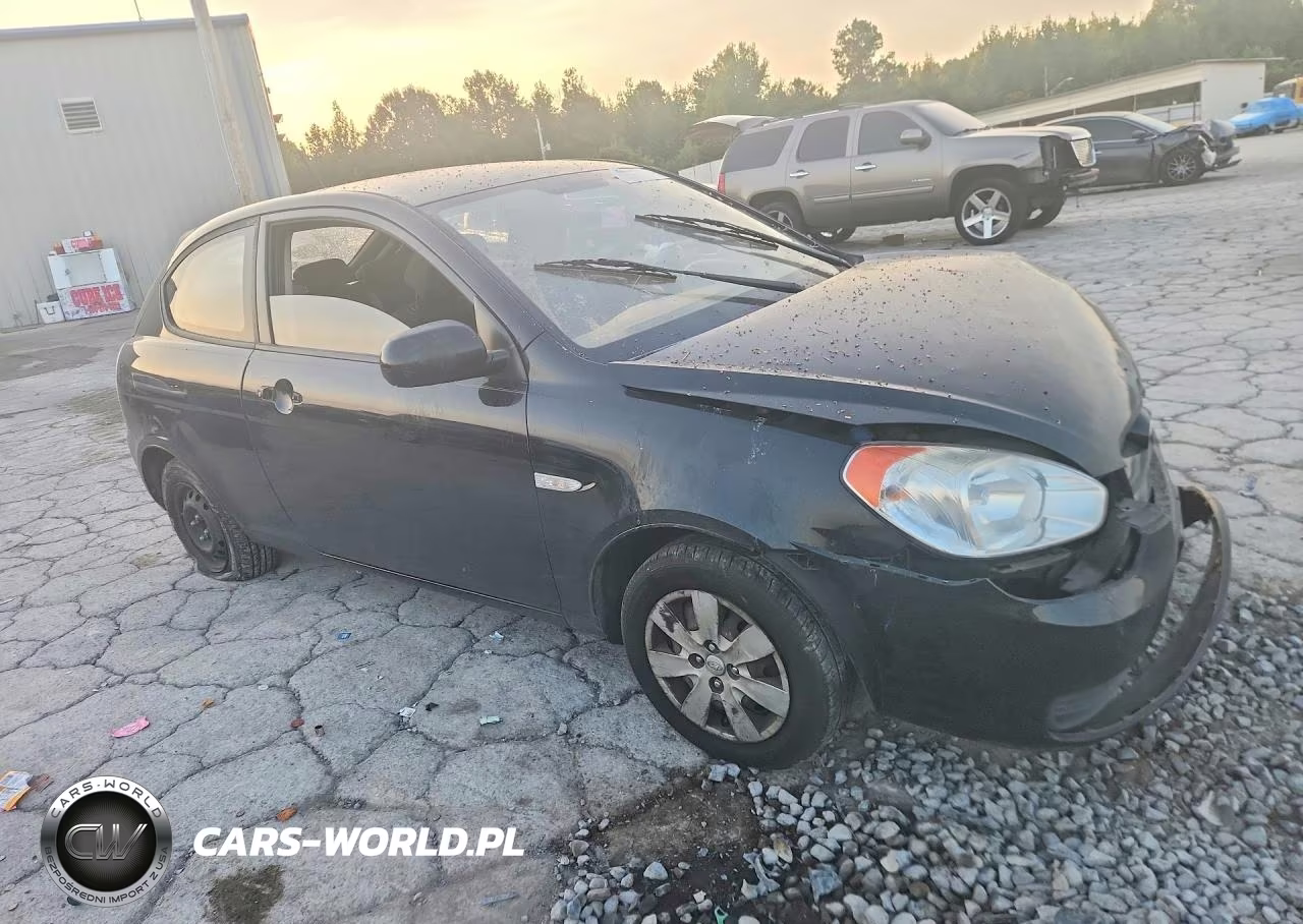 2011 Hyundai Accent Gs VIN:KMHCM3AC1BU192497 - 4