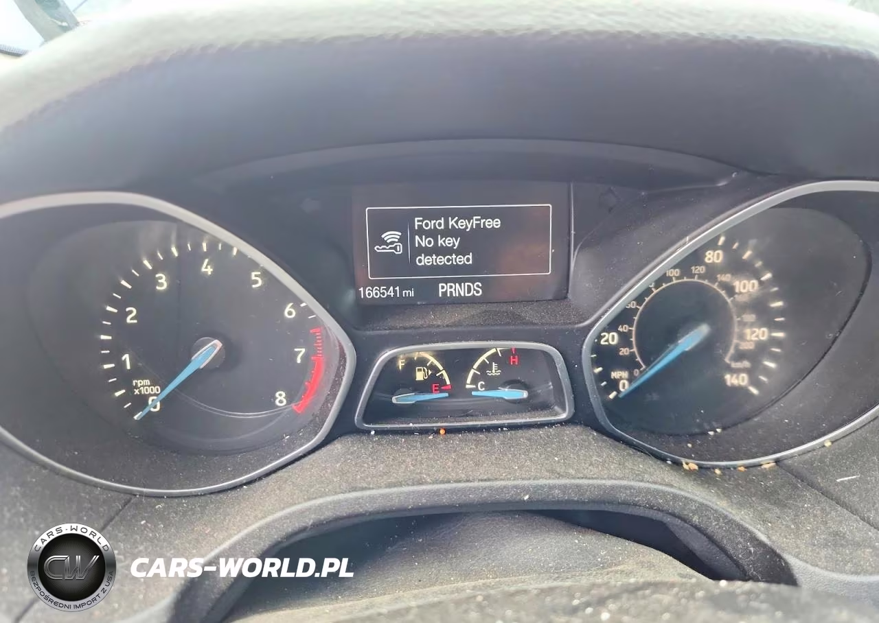 2015 Ford Focus Titanium VIN:1FADP3J24FL339520 - 9