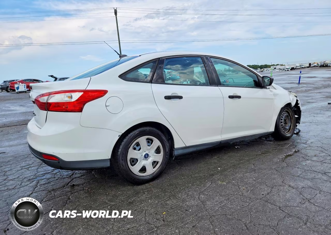 2012 Ford Focus S VIN:1FAHP3E28CL344579 - 3