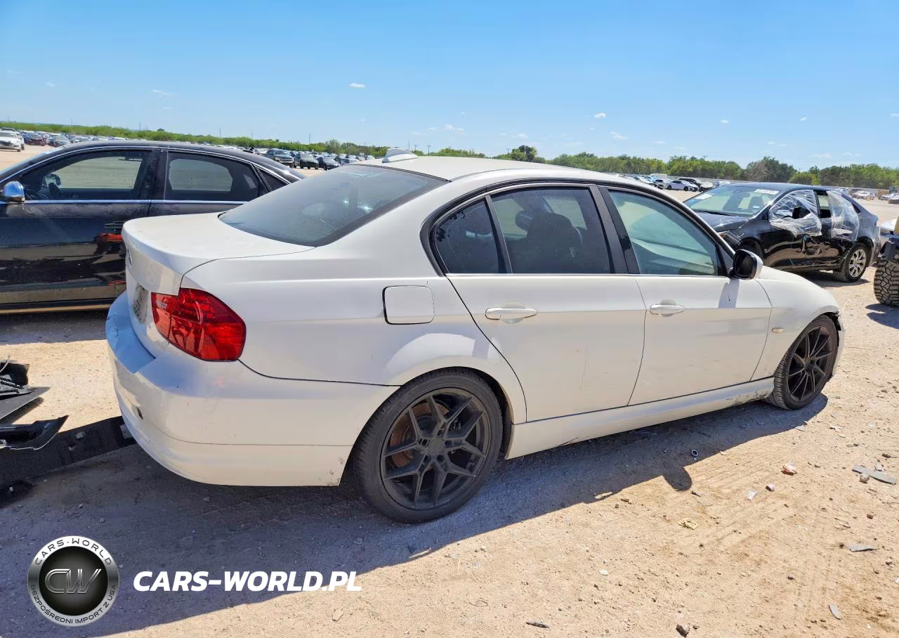 2011 BMW 328 I VIN:WBAPH7G57BNN07532 - 3