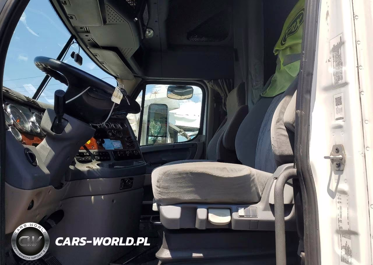 2017 Freightliner Cascadia 125 Semi Truck VIN:3AKJGLDR0HSGX2791 - 7