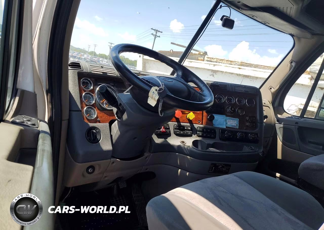 2017 Freightliner Cascadia 125 Semi Truck VIN:3AKJGLDR0HSGX2791 - 8