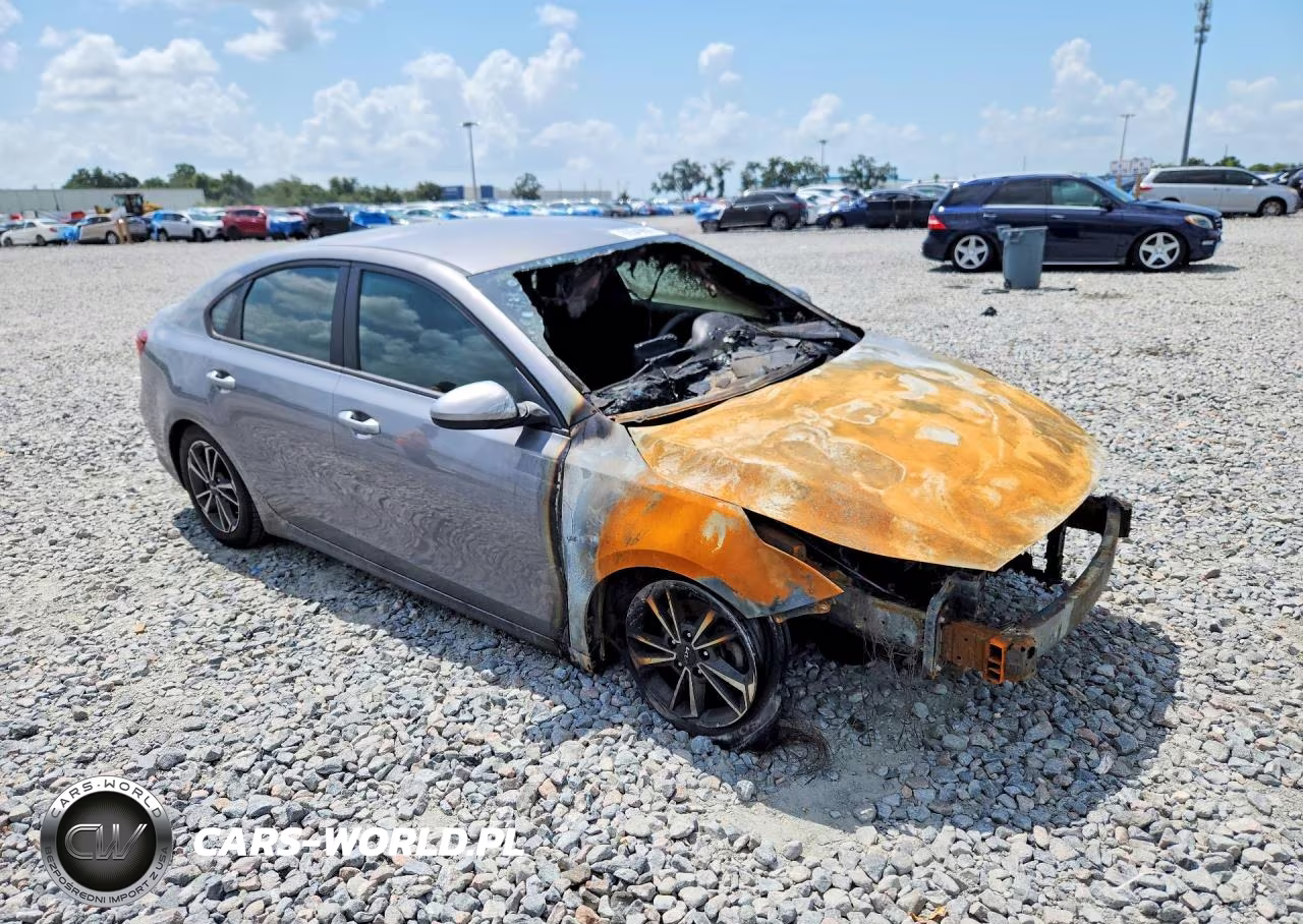 2023 Kia Forte Lxs VIN:3KPF24AD6PE682610 - 4
