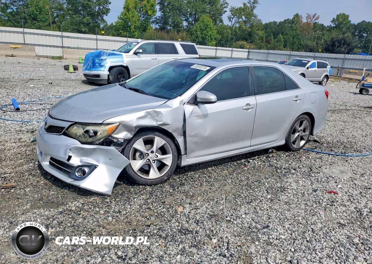 2013 Toyota Camry Se V6 – zdjęcie 1 z 12