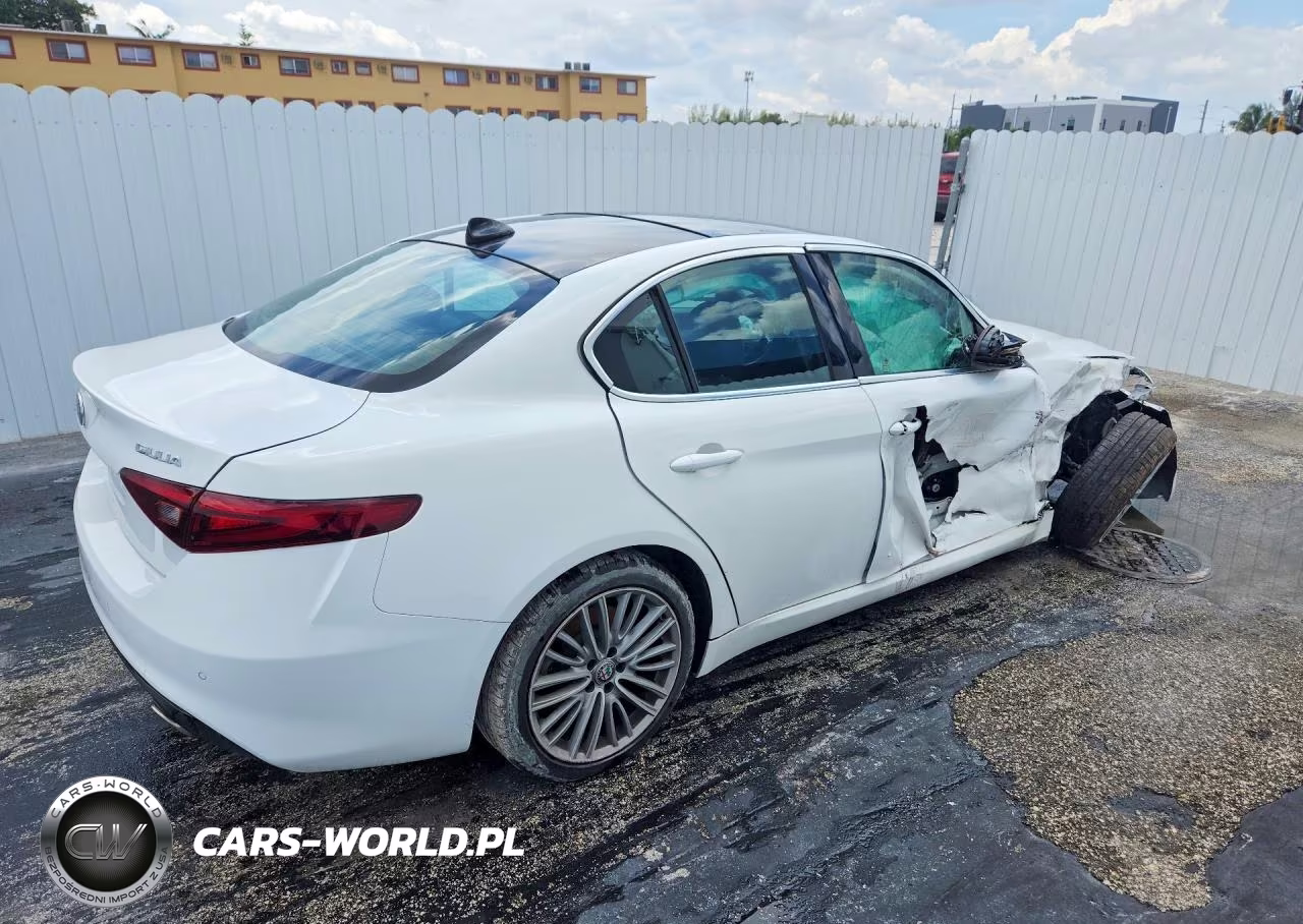 2020 Alfa Romeo Giulia Ti VIN:ZARFANBN8L7629553 - 3