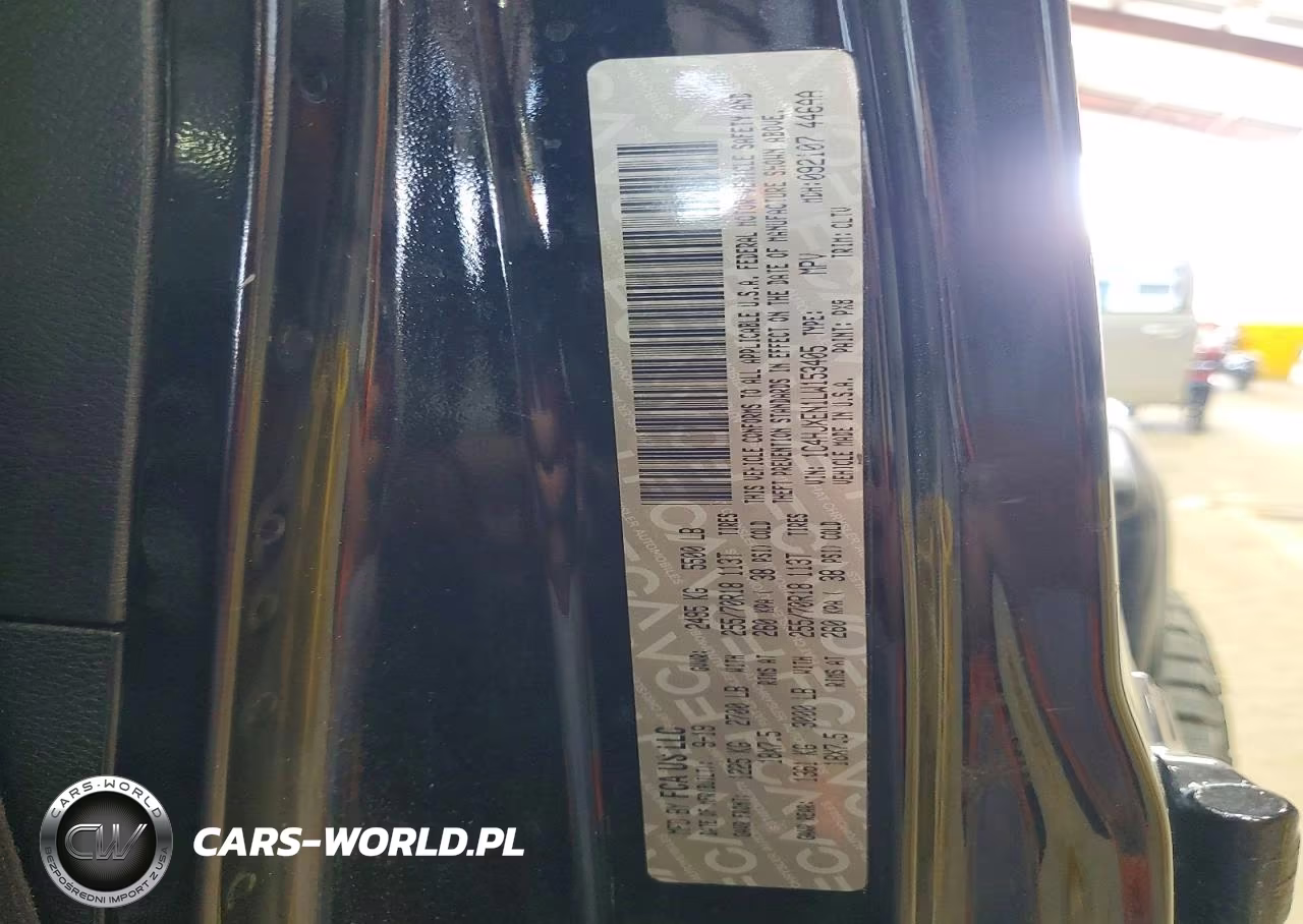 2020 Jeep Wrangler Unlimited Sahara VIN:1C4HJXEN1LW153405 - 13