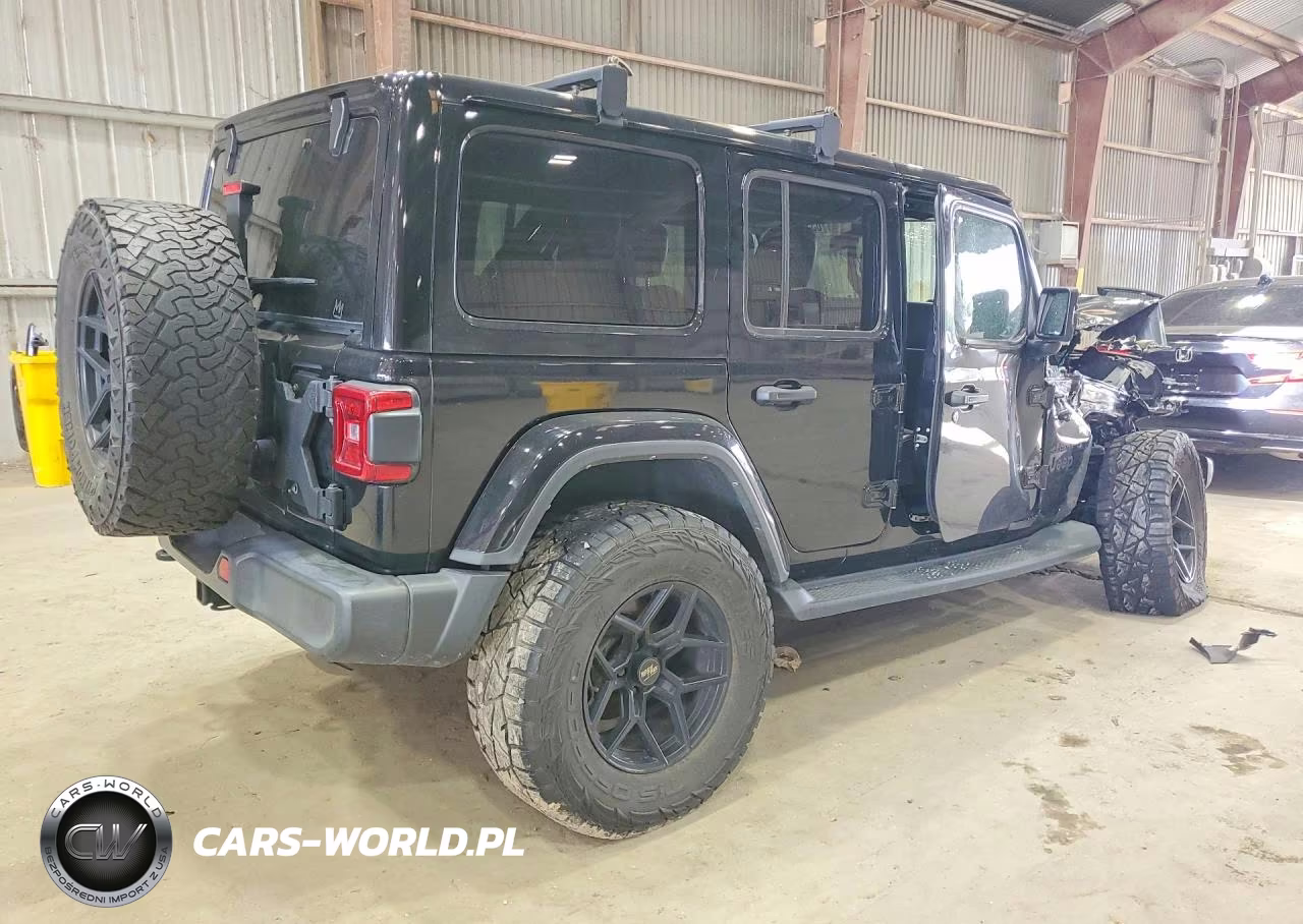 2020 Jeep Wrangler Unlimited Sahara VIN:1C4HJXEN1LW153405 - 3