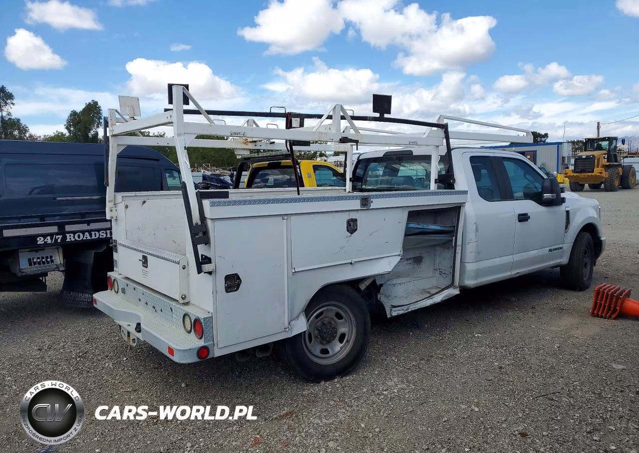 2019 Ford F350 Super Duty VIN:1FD8X3ETXKEG59255 - 3