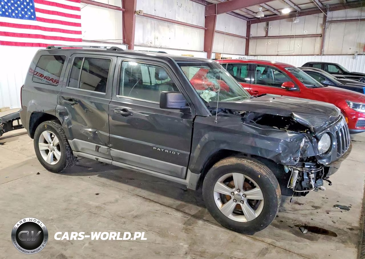 2011 Jeep Patriot Latitude VIN:1J4NF4GB8BD114711 - 4