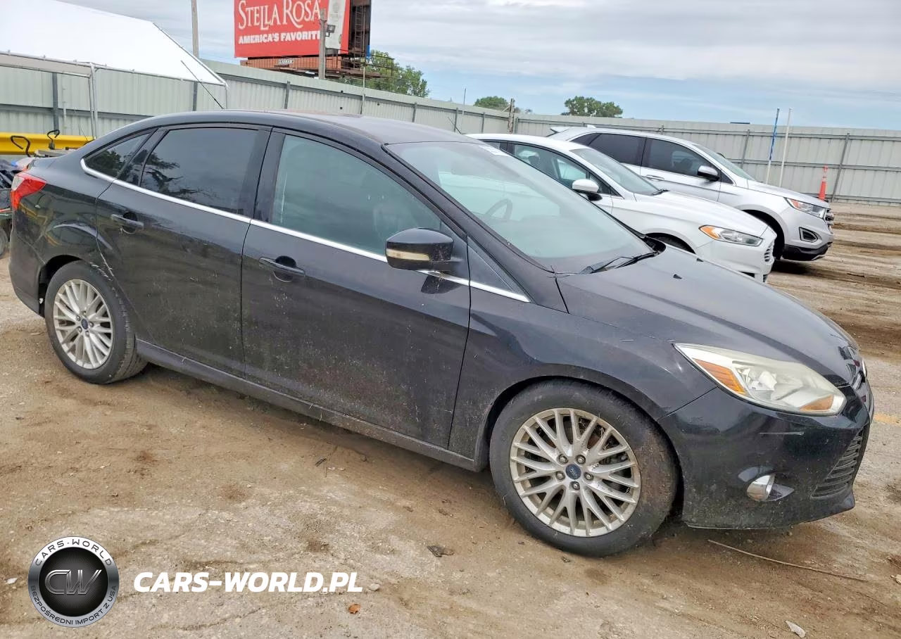 2012 Ford Focus Sel VIN:1FAHP3H27CL477958 - 4