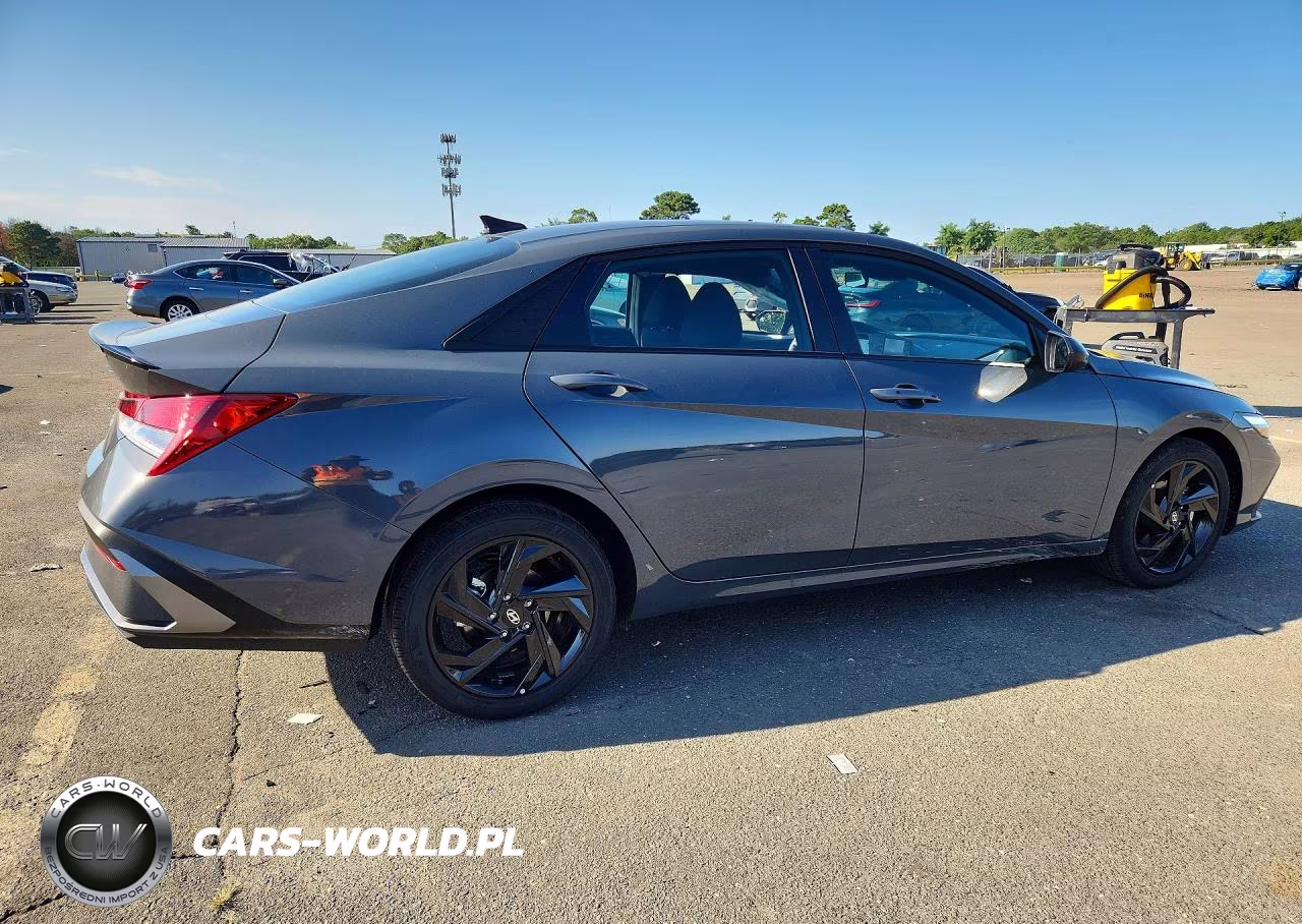 2026 Hyundai Elantra Sel Sport VIN:KMHLM4DG0TU117294 - 3