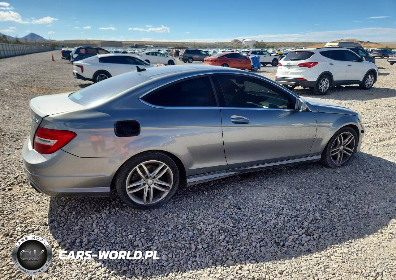 2015 Mercedes-Benz C 350 4Matic VIN:WDDGJ8JB3FG442321 - 3