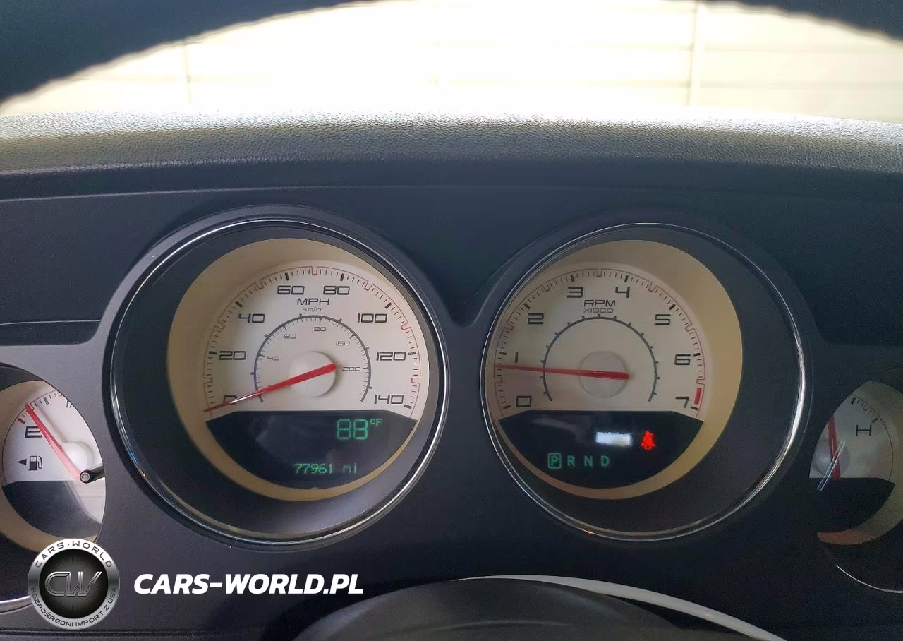 2013 Dodge Challenger Sxt VIN:2C3CDYAG4DH650807 - 9