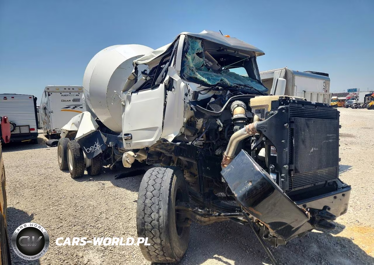 2025 Peterbilt 567