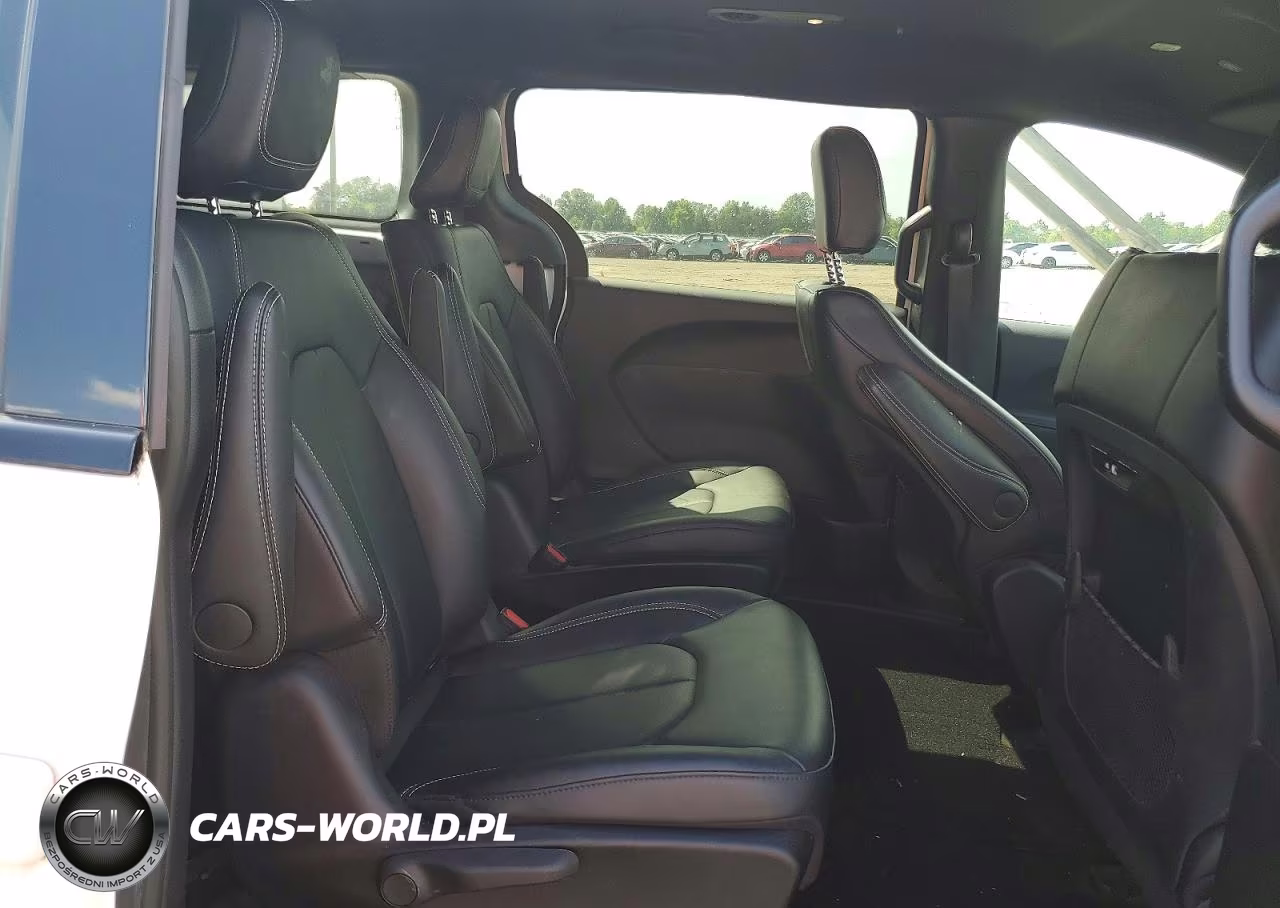 2024 Chrysler Pacifica Hybrid Select VIN:2C4RC1S79RR166583 - 11