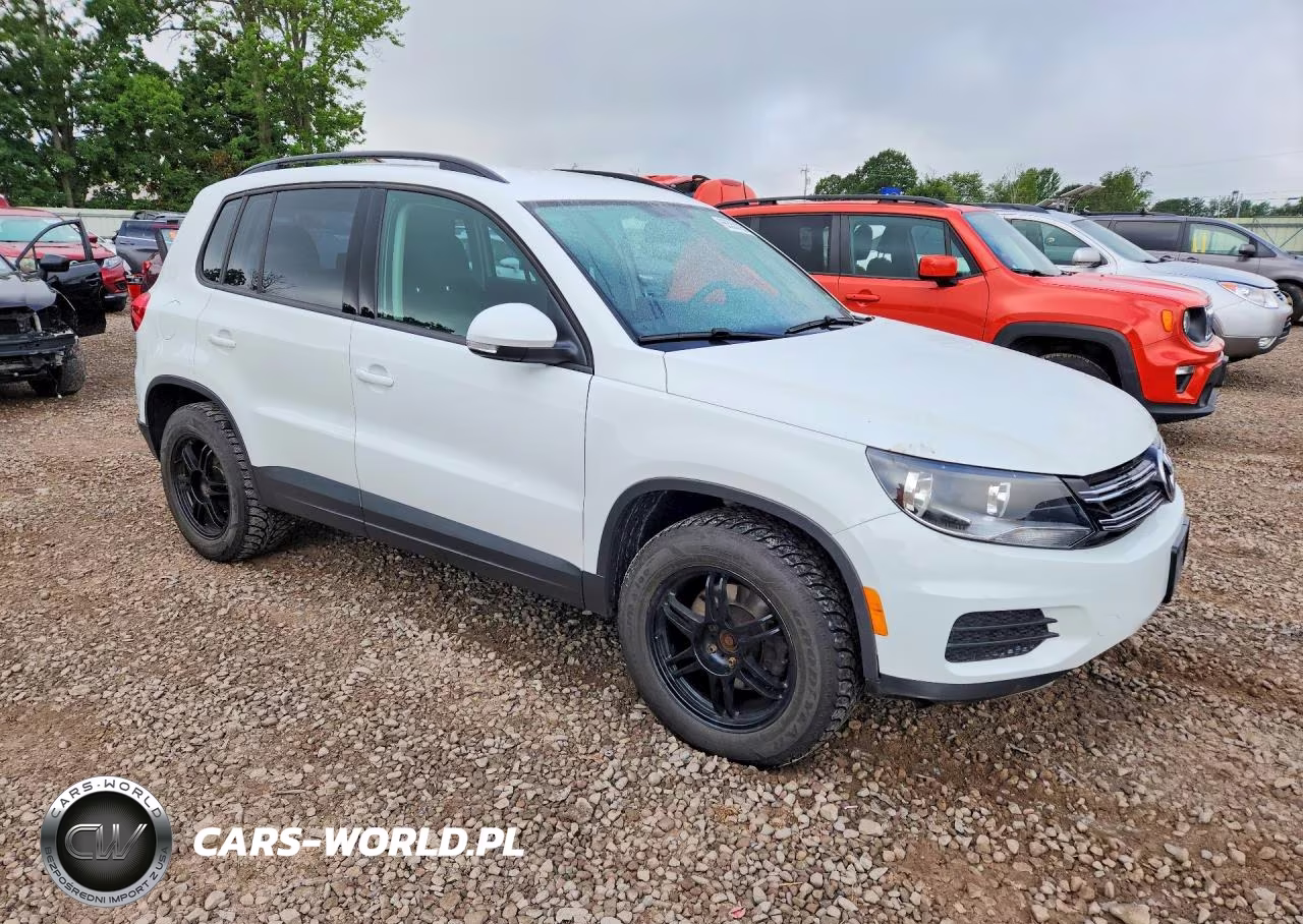2017 Volkswagen Tiguan S VIN:WVGBV7AX7HK047892 - 4