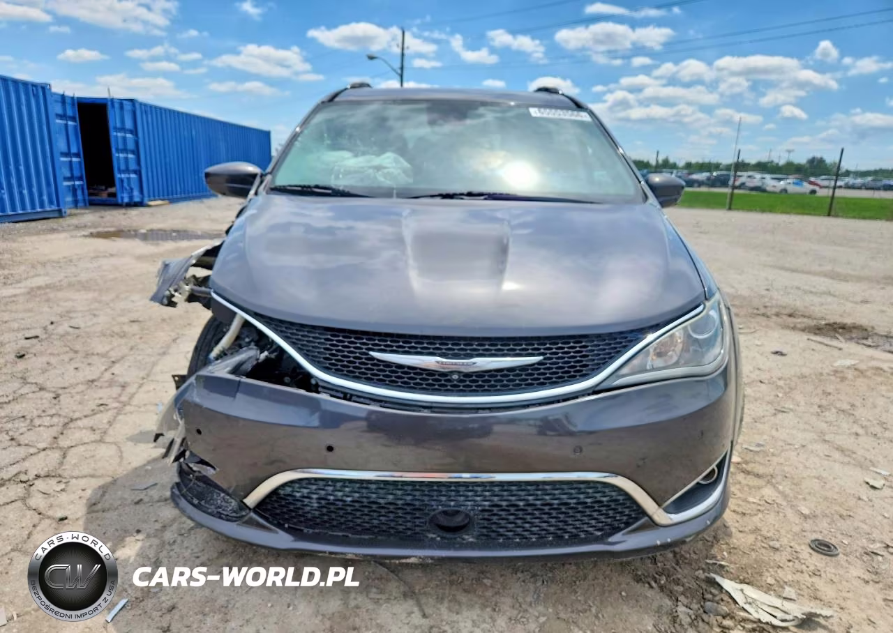 2017 Chrysler Pacifica Touring L Plus VIN:2C4RC1EG9HR578108 - 5
