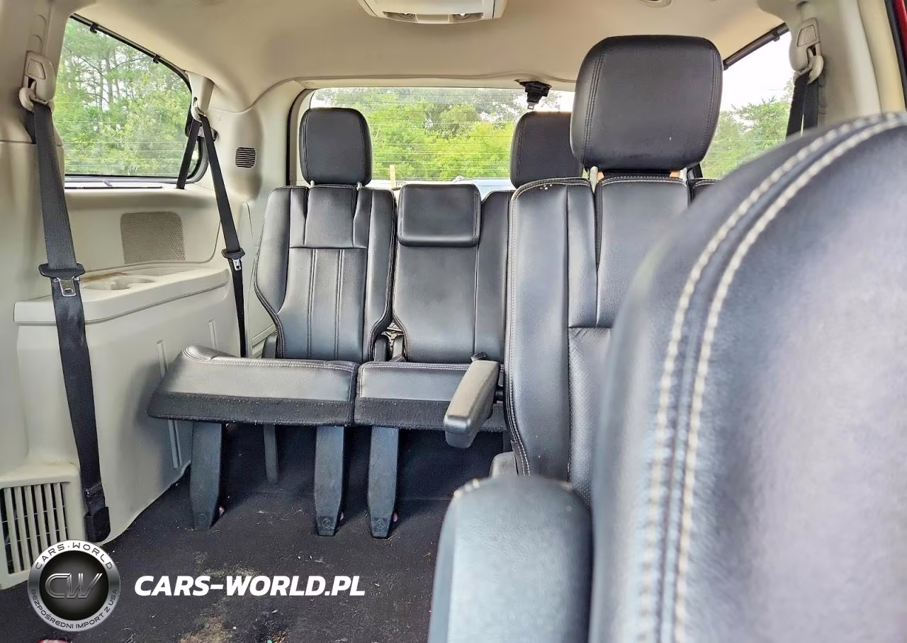 2011 Chrysler Town & Country Touring L VIN:2A4RR8DG9BR631416 - 10