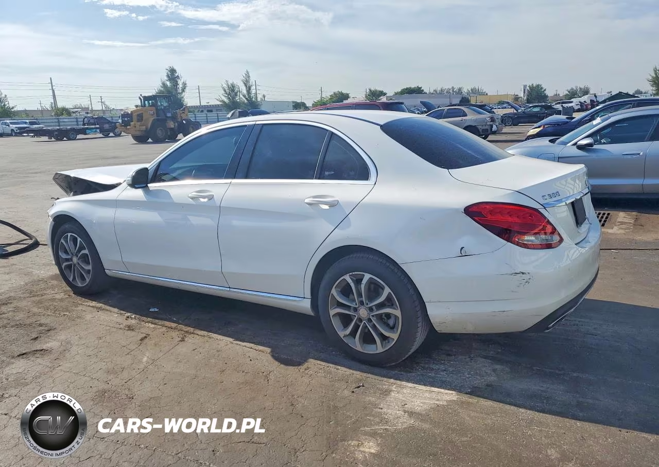2015 Mercedes-Benz C 300 4Matic VIN:55SWF4KB0FU024869 - 2