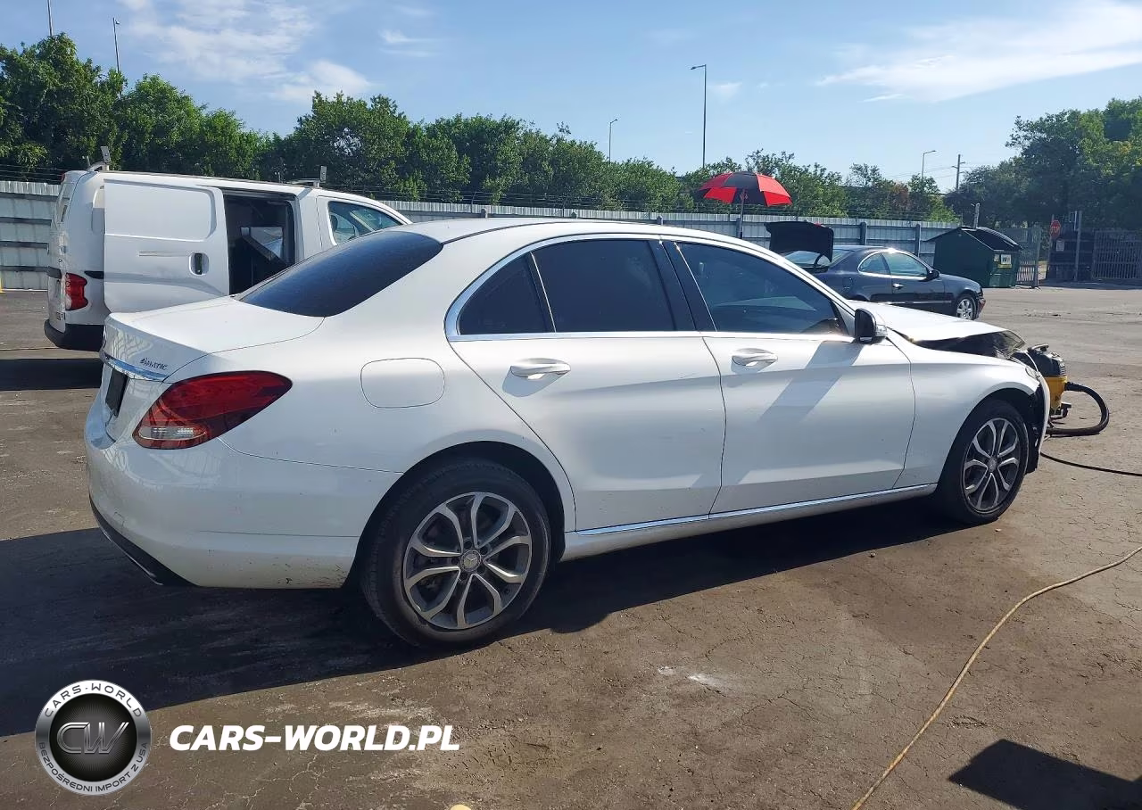 2015 Mercedes-Benz C 300 4Matic VIN:55SWF4KB0FU024869 - 3