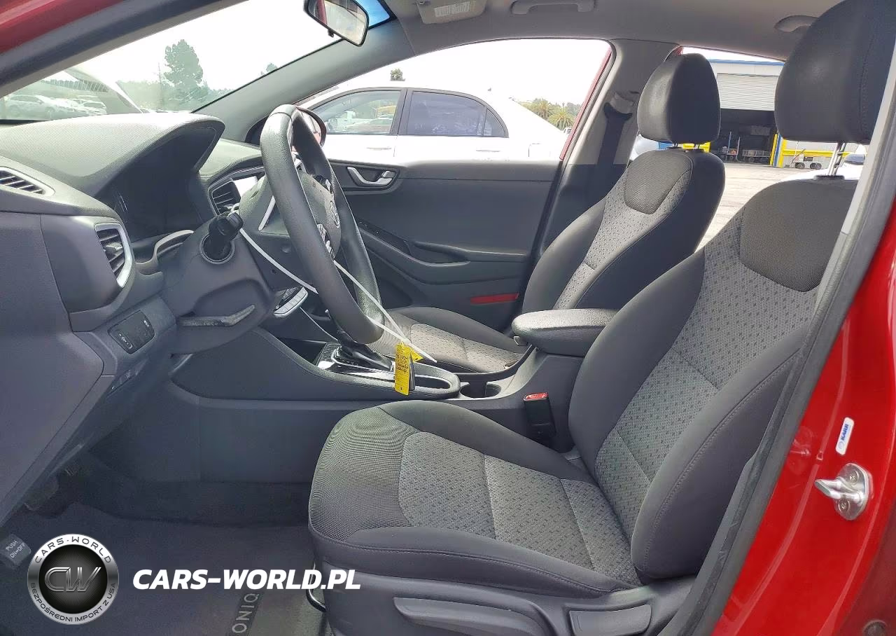 2019 Hyundai Ioniq Blue VIN:KMHC65LC2KU110456 - 7