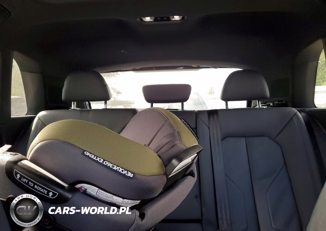 2022 Audi Q3 Premium Plus S Line 45 VIN:WA1EECF36N1078000 - 10