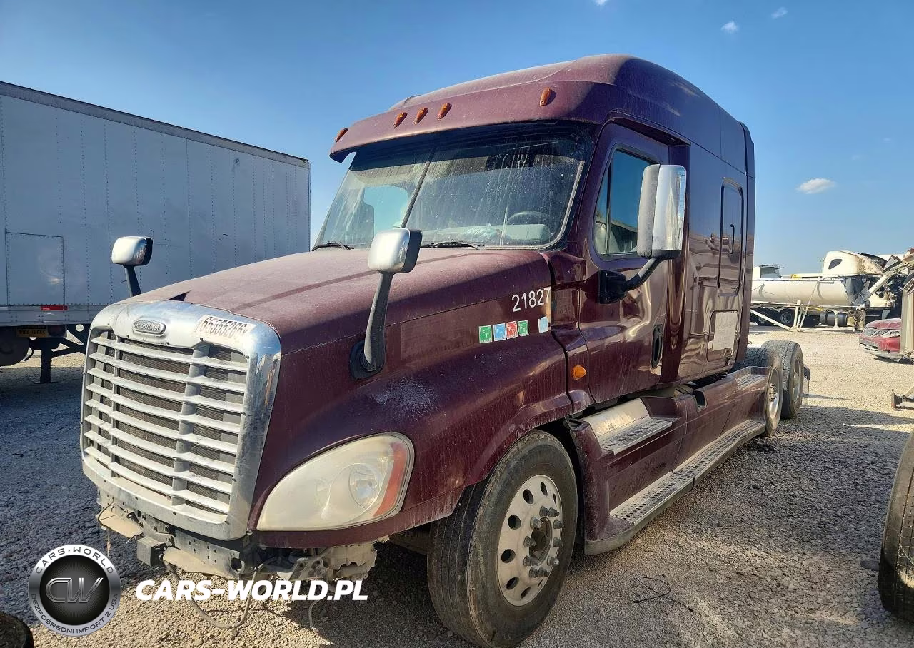 2014 Freightliner Cascadia Semi Truck