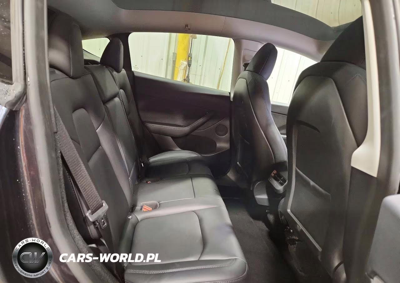2024 Tesla Model Y VIN:7SAYGDED6RF119593 - 10