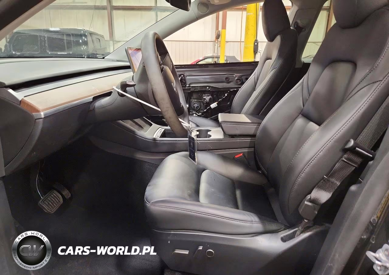 2024 Tesla Model Y VIN:7SAYGDED6RF119593 - 7