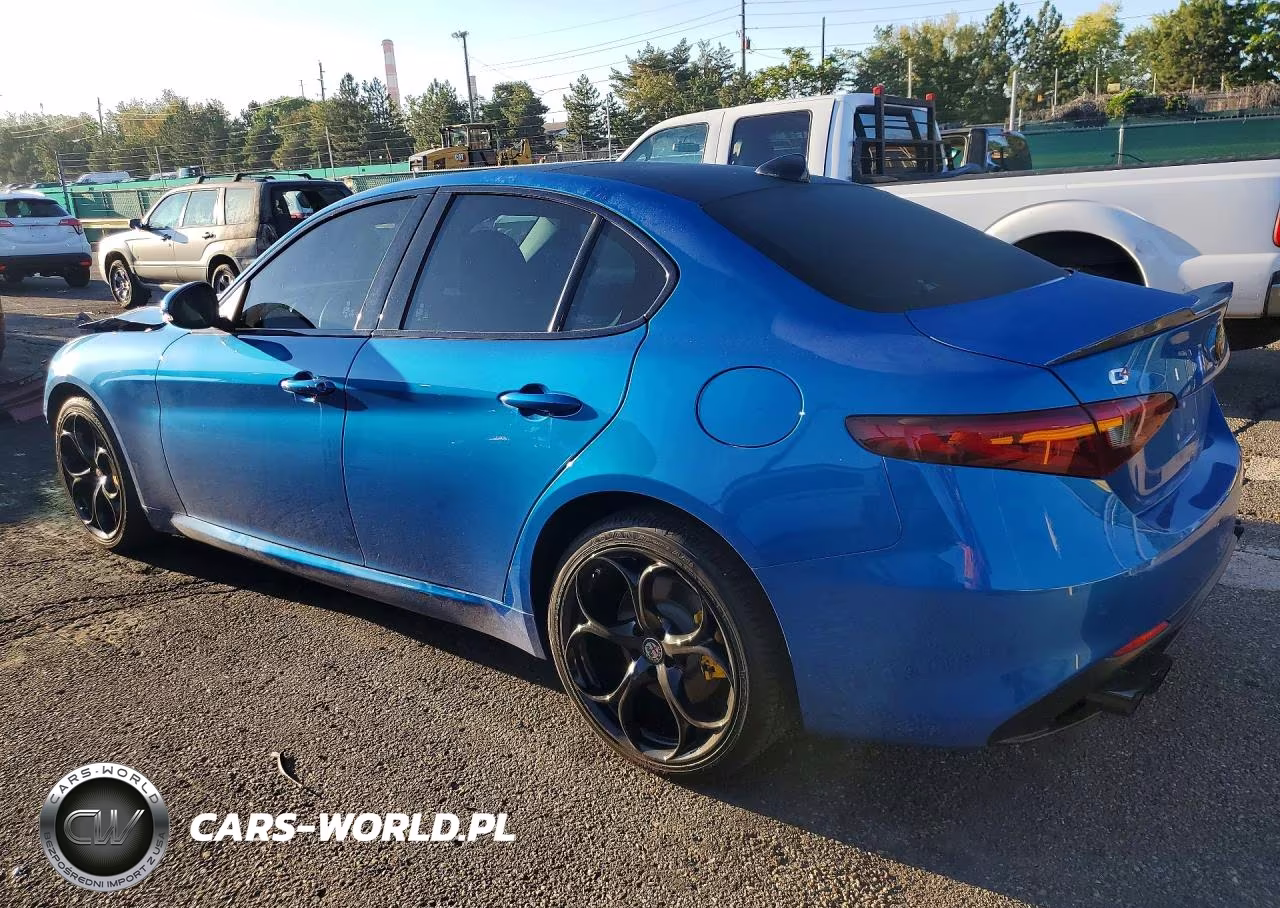 2018 Alfa Romeo Giulia Ti Q4 VIN:ZARFAEEN1J7577661 - 2