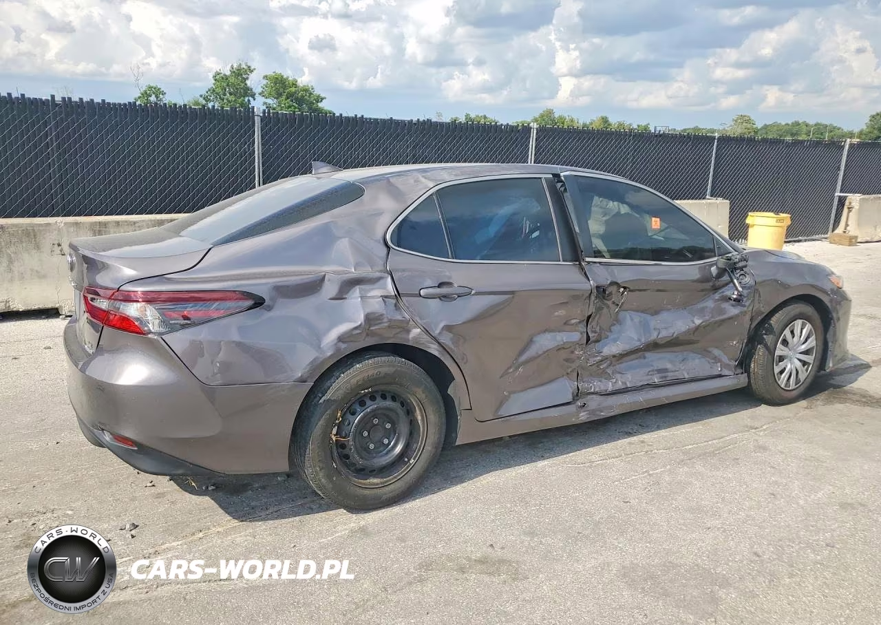 2024 Toyota Camry Le VIN:4T1C31AK0RU073624 - 3